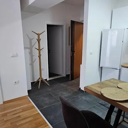 Brand New 1 Bedroom Διαμέρισμα *